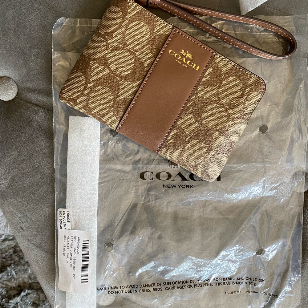 Brand new coach wristlet